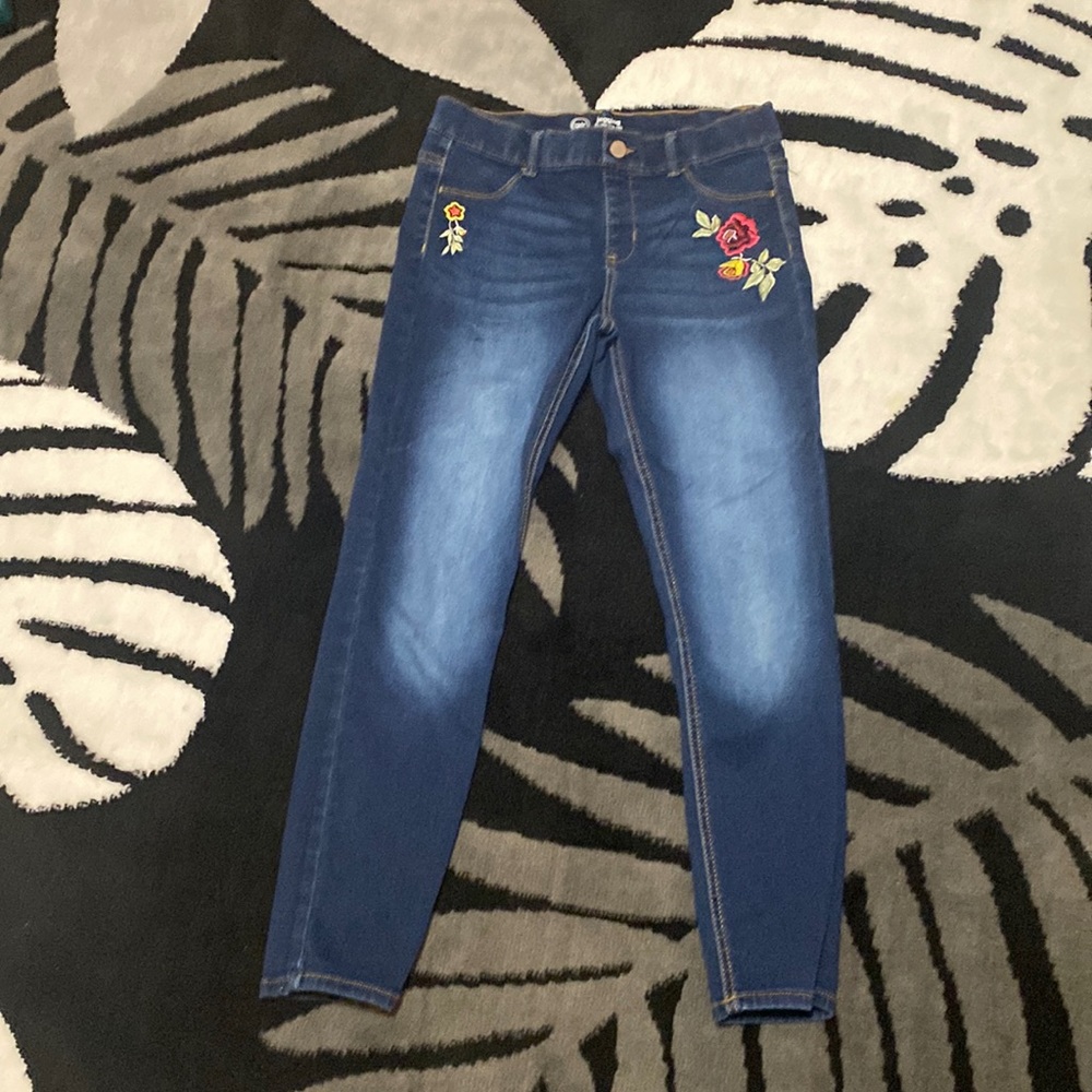 Very nice very comfortable to be jeans